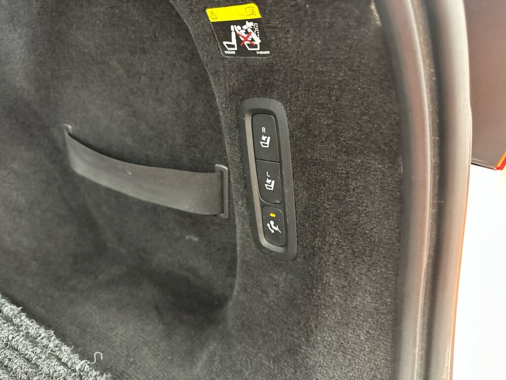 Volvo V90 2019 Valkoinen