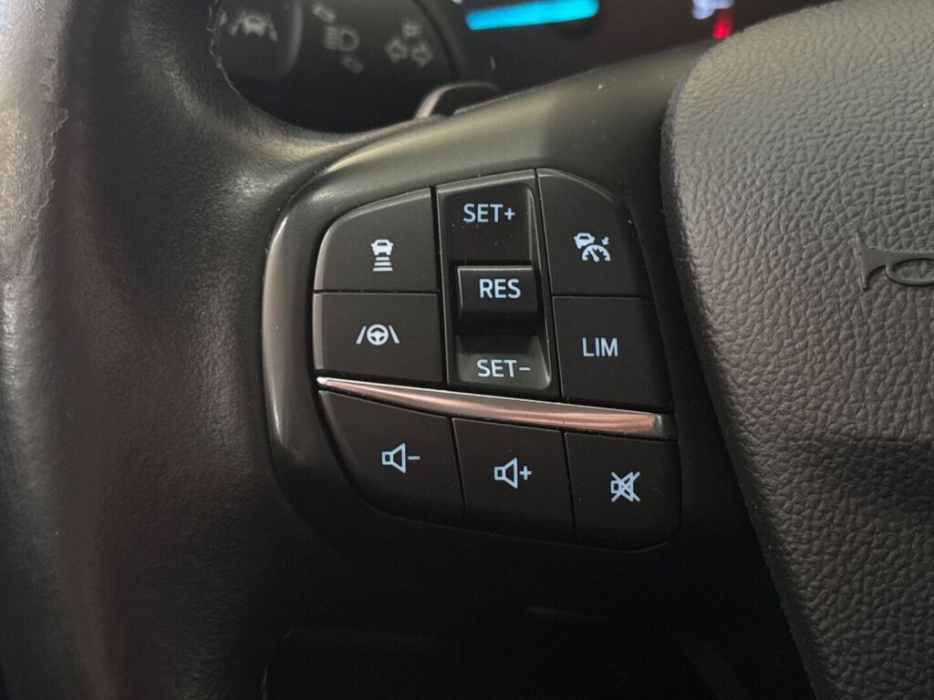 Ford Focus 2019 Musta