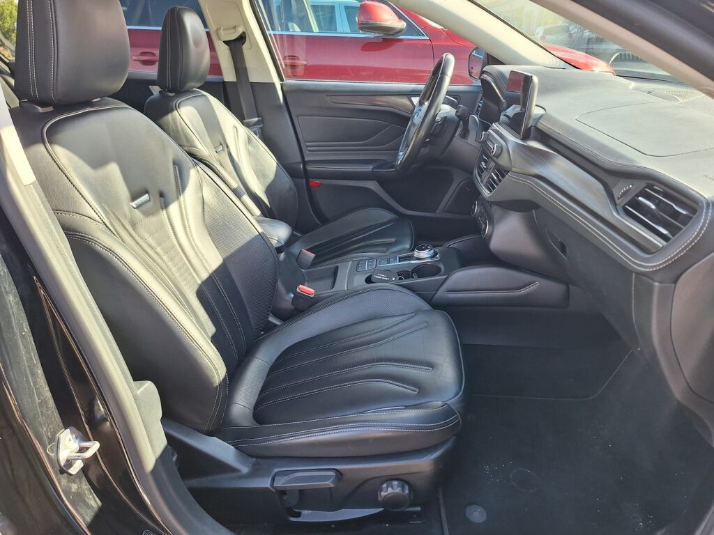 Ford Focus 2019 Musta
