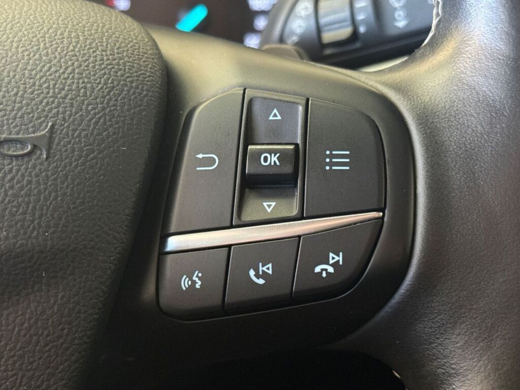Ford Focus 2019 Musta