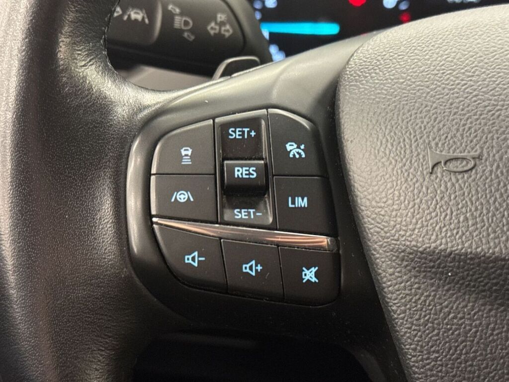 Ford Focus 2019 Musta