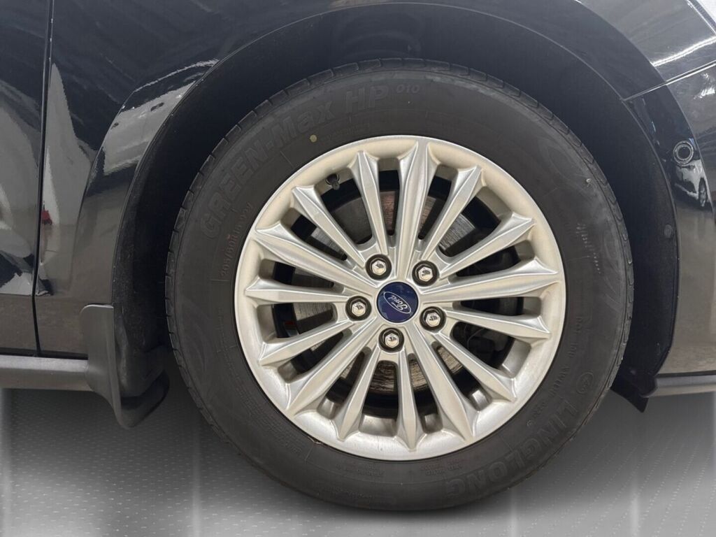 Ford Focus 2019 Musta