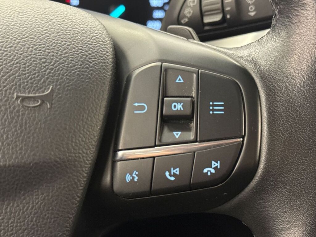 Ford Focus 2019 Musta