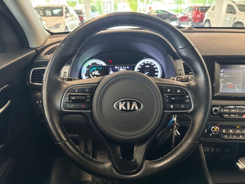 Kia Niro 2019 Metallinhohto Punainen