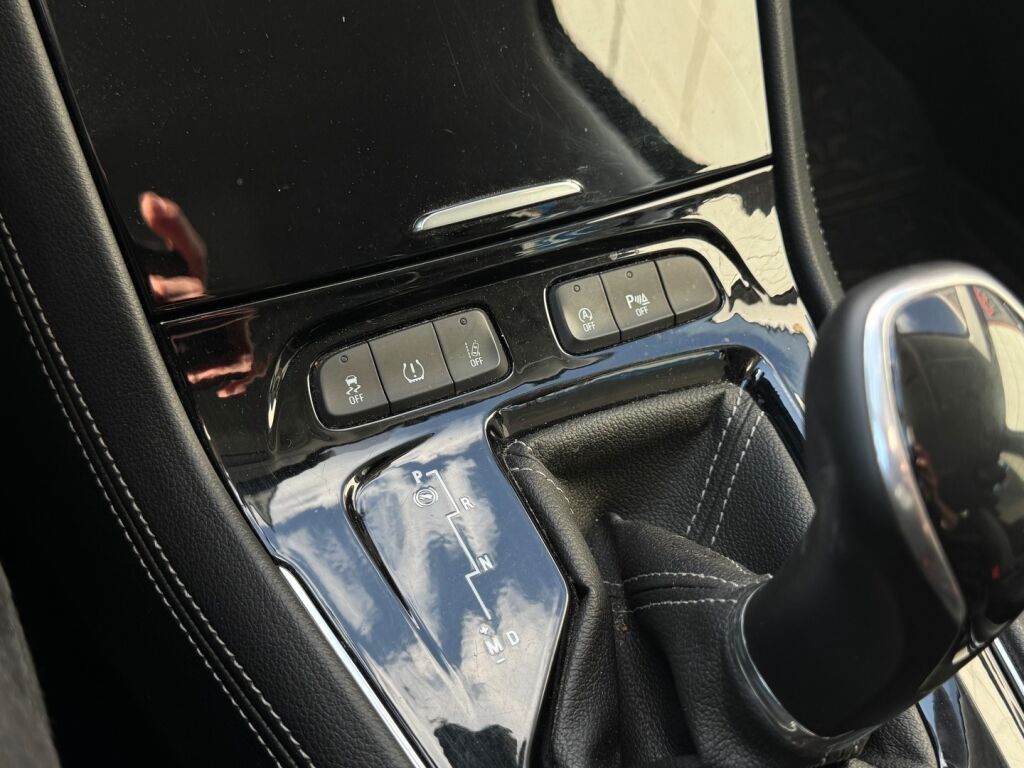 Opel Grandland X 2019 Musta