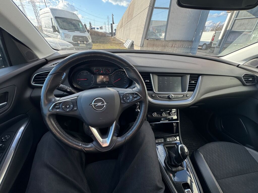 Opel Grandland X 2019 Musta