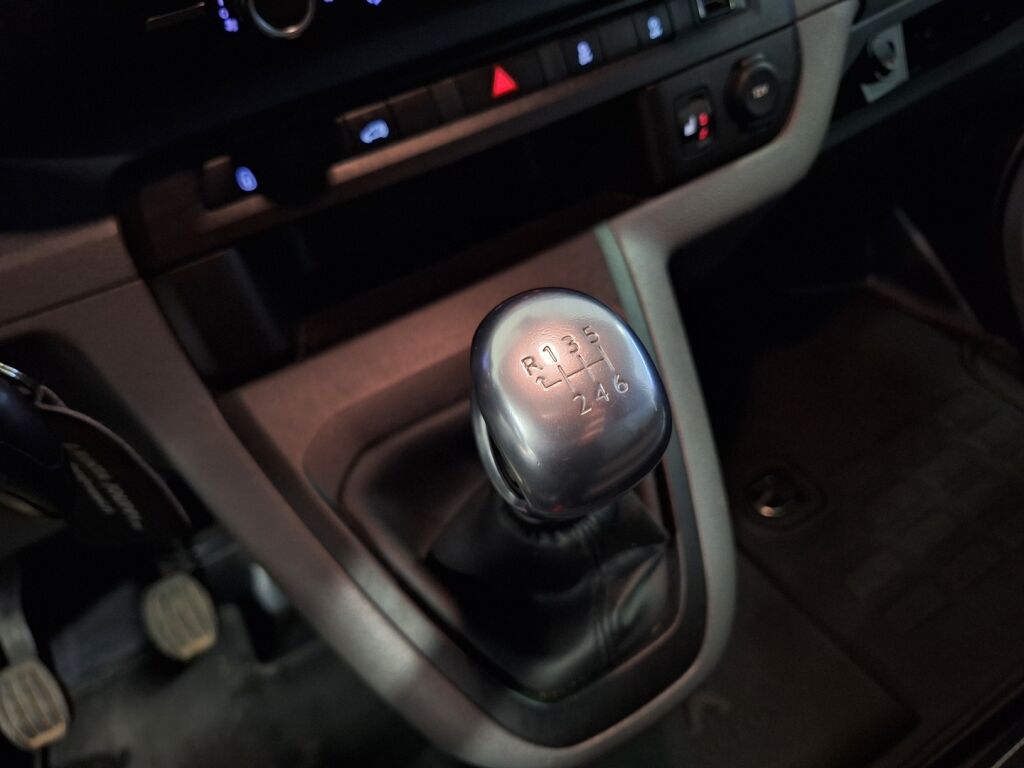 Peugeot Expert 2019 Valkoinen