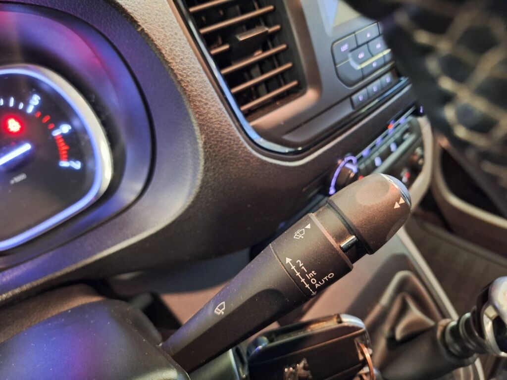 Peugeot Expert 2019 Valkoinen