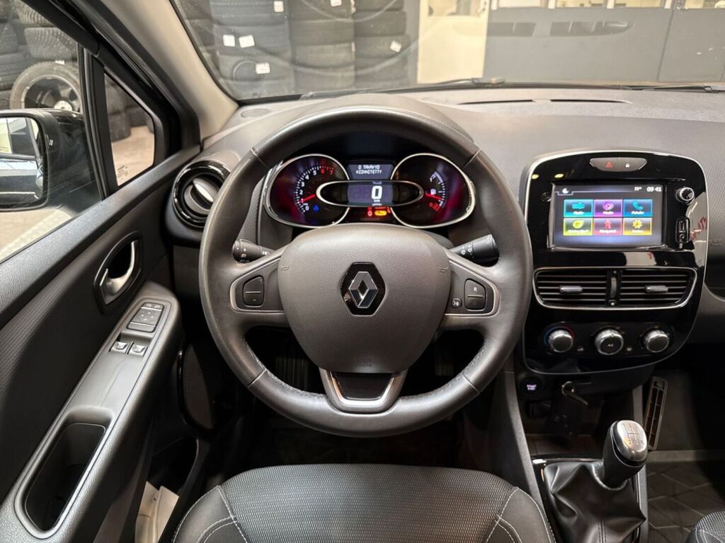 Renault Clio 2019 Musta