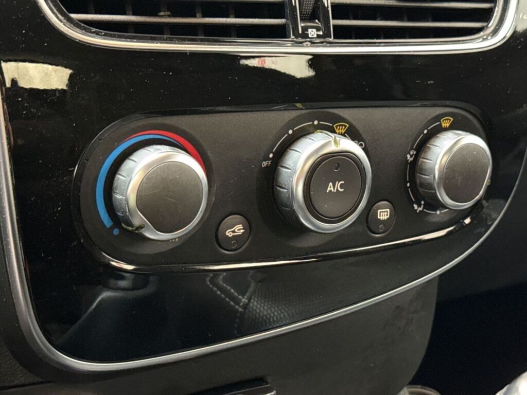 Renault Clio 2019 Musta
