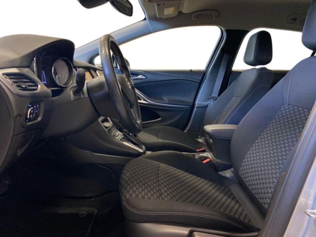 Opel Astra 2019 Hopea