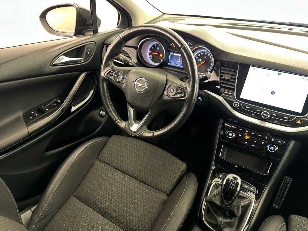 Opel Astra 2019 Musta