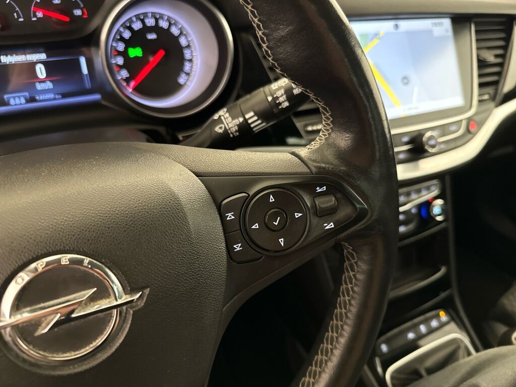 Opel Astra 2019 Musta
