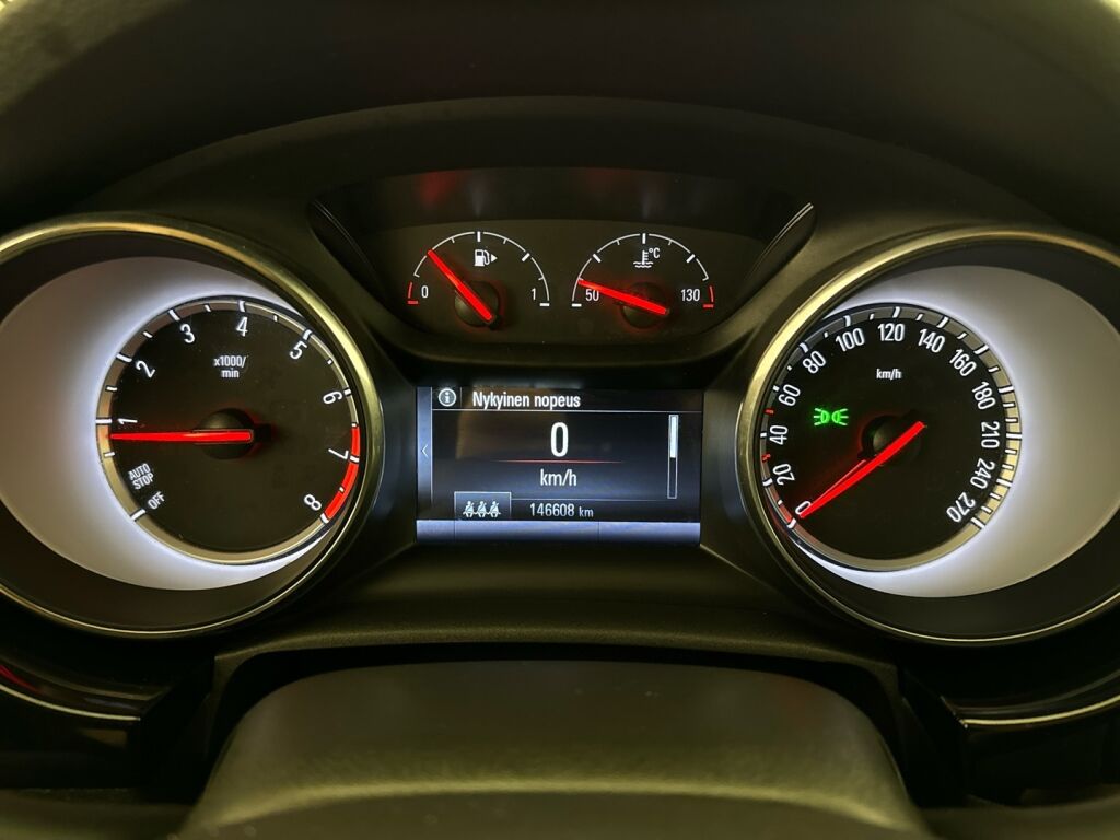 Opel Astra 2019 Musta