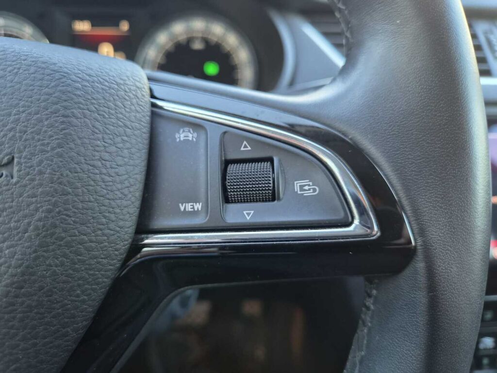 Skoda Octavia 2019 Ruskea (beige)