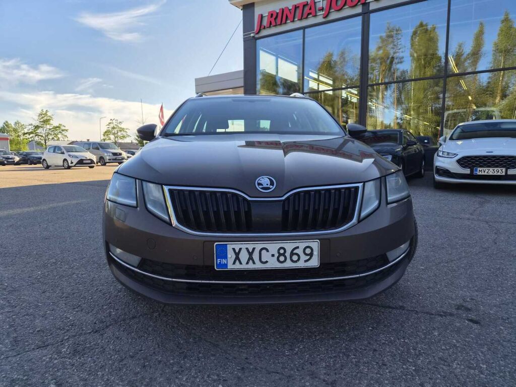 Skoda Octavia 2019 Ruskea (beige)