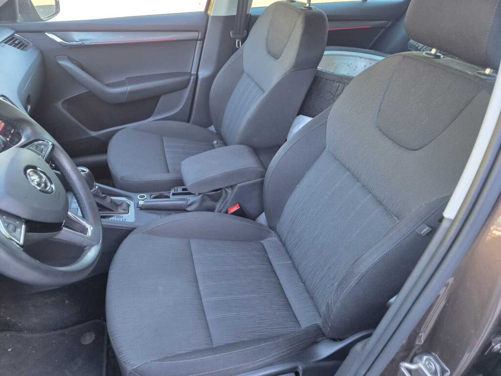 Skoda Octavia 2019 Ruskea (beige)