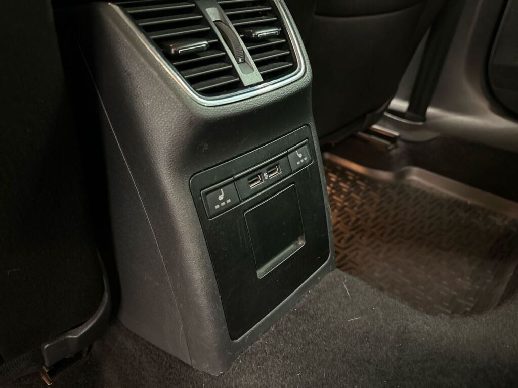 Skoda Octavia 2019 Musta