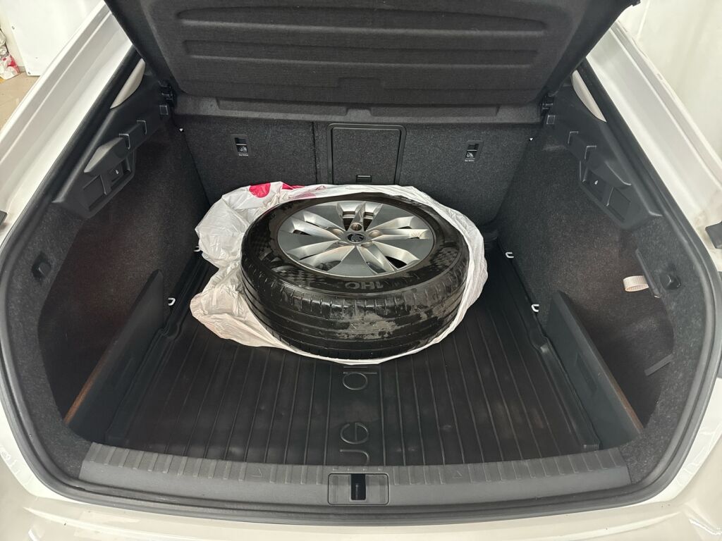 Skoda Octavia 2020 Valkoinen