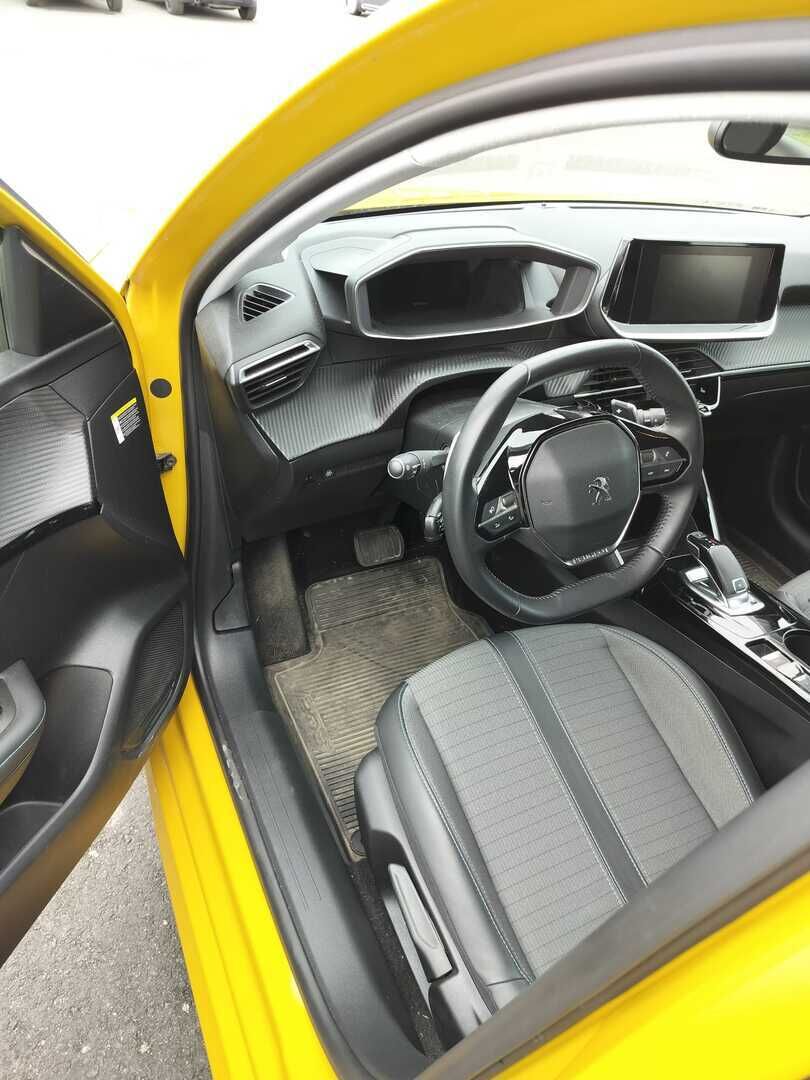 Peugeot 208 2020 Keltainen