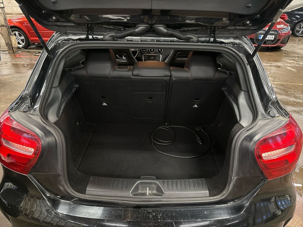 Mercedes-Benz A 2016 Musta