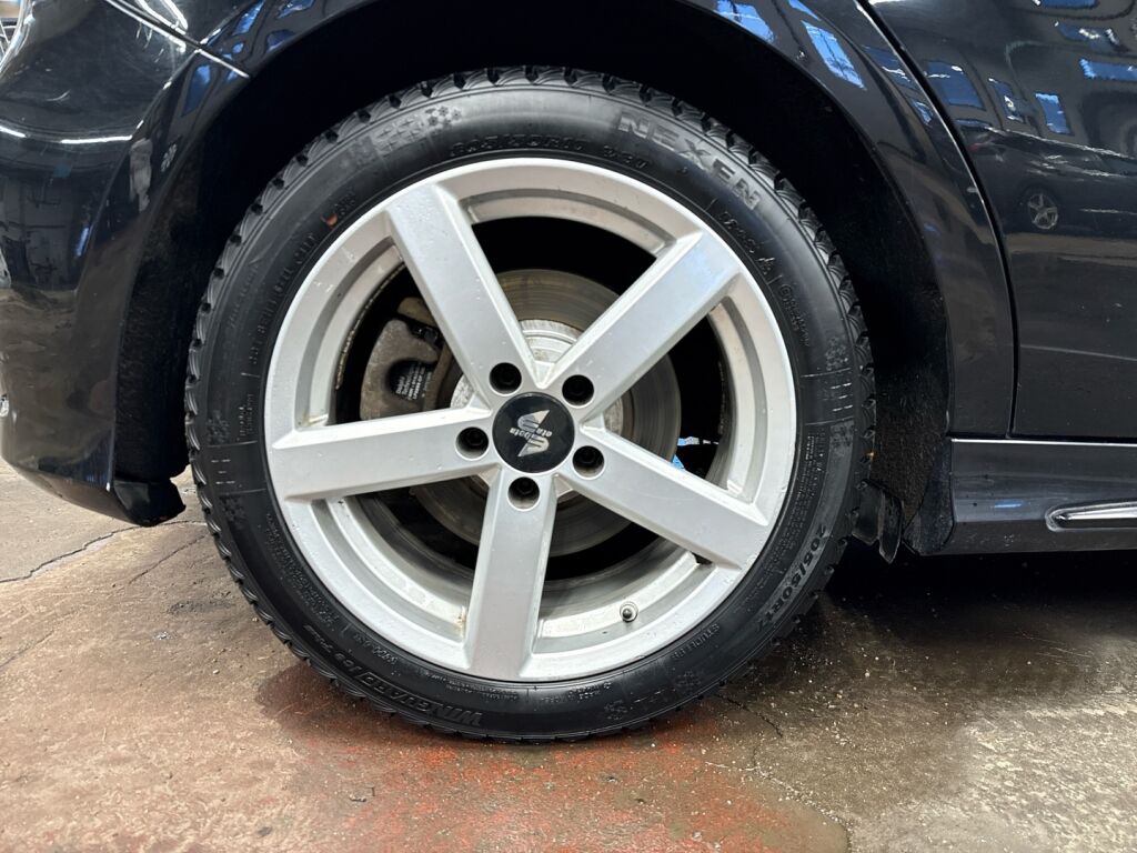 Mercedes-Benz A 2016 Musta