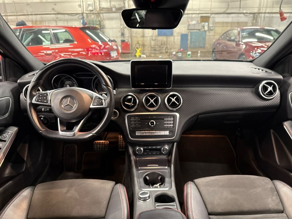 Mercedes-Benz A 2016 Musta