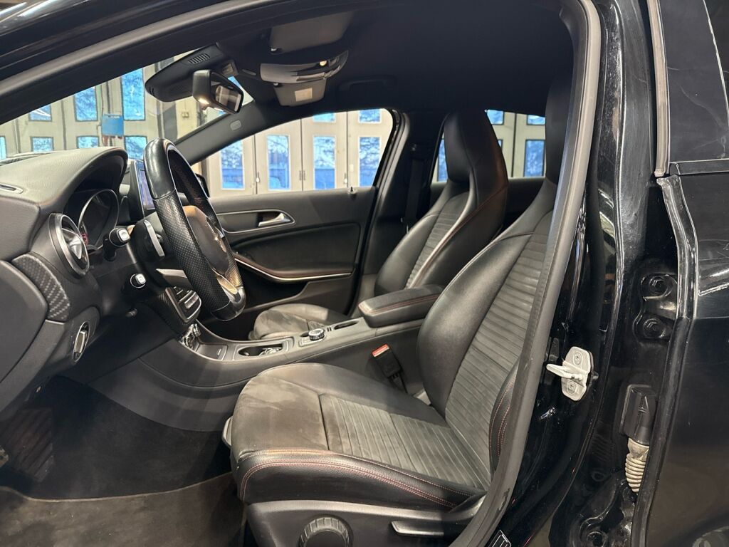 Mercedes-Benz A 2016 Musta