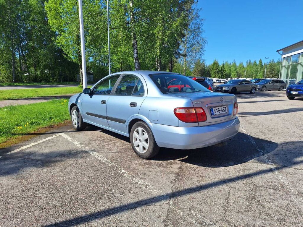 Nissan Almera 2006 Sininen