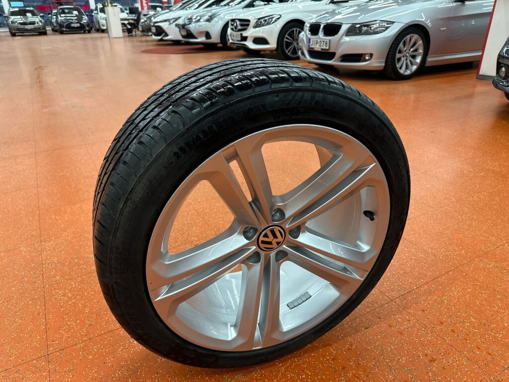 Volkswagen Tiguan 2015 Musta