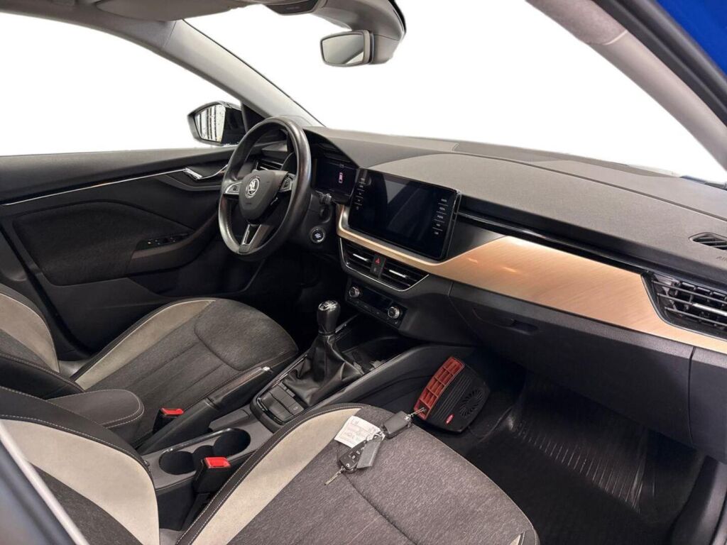 Skoda Scala 2020 Sininen