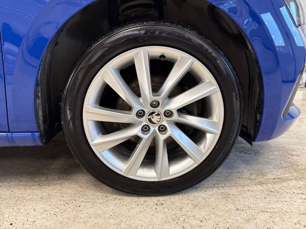 Skoda Scala 2020 Sininen