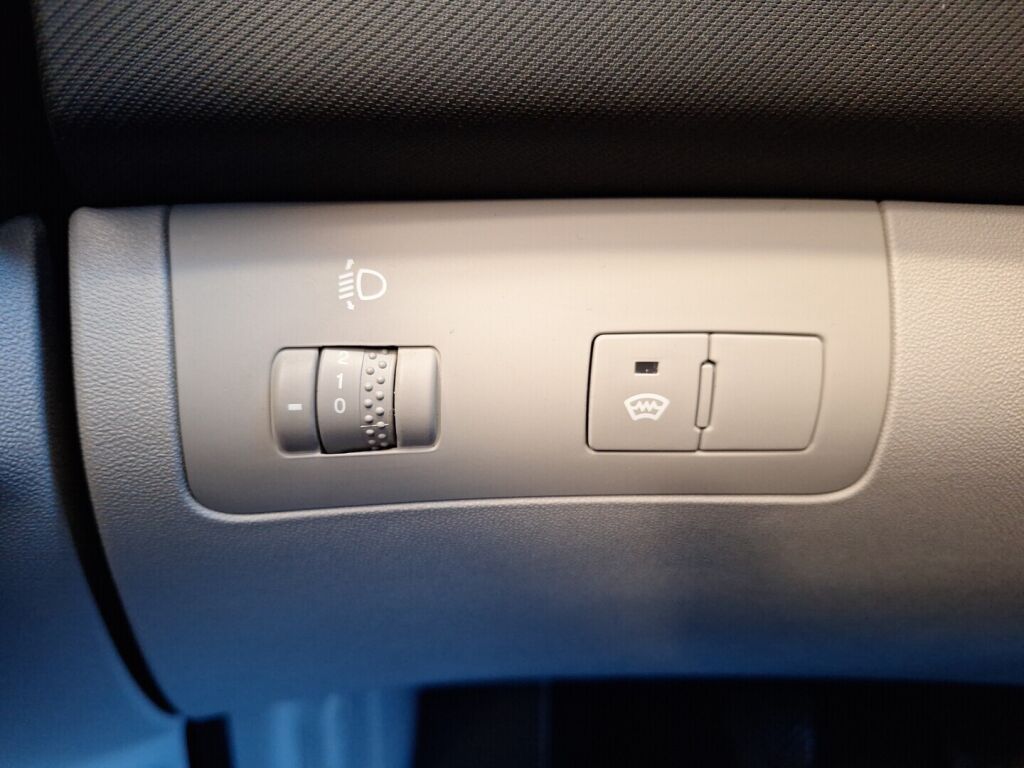 Kia Ceed 2007 Ruskea (beige)