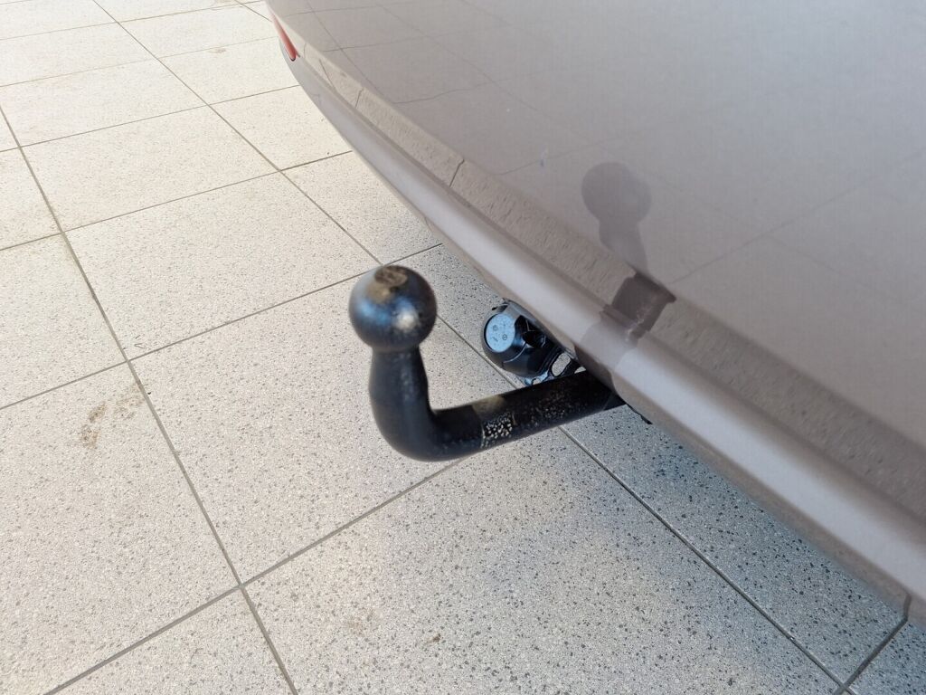 Kia Ceed 2007 Ruskea (beige)