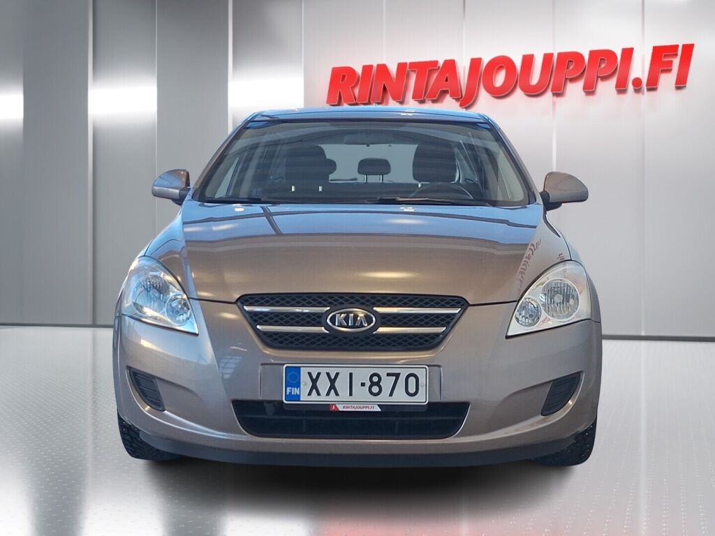 Kia Ceed 2007 Ruskea (beige)