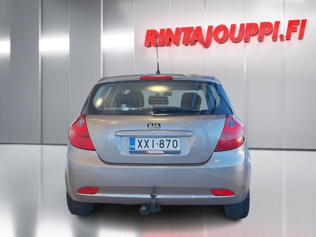 Kia Ceed 2007 Ruskea (beige)