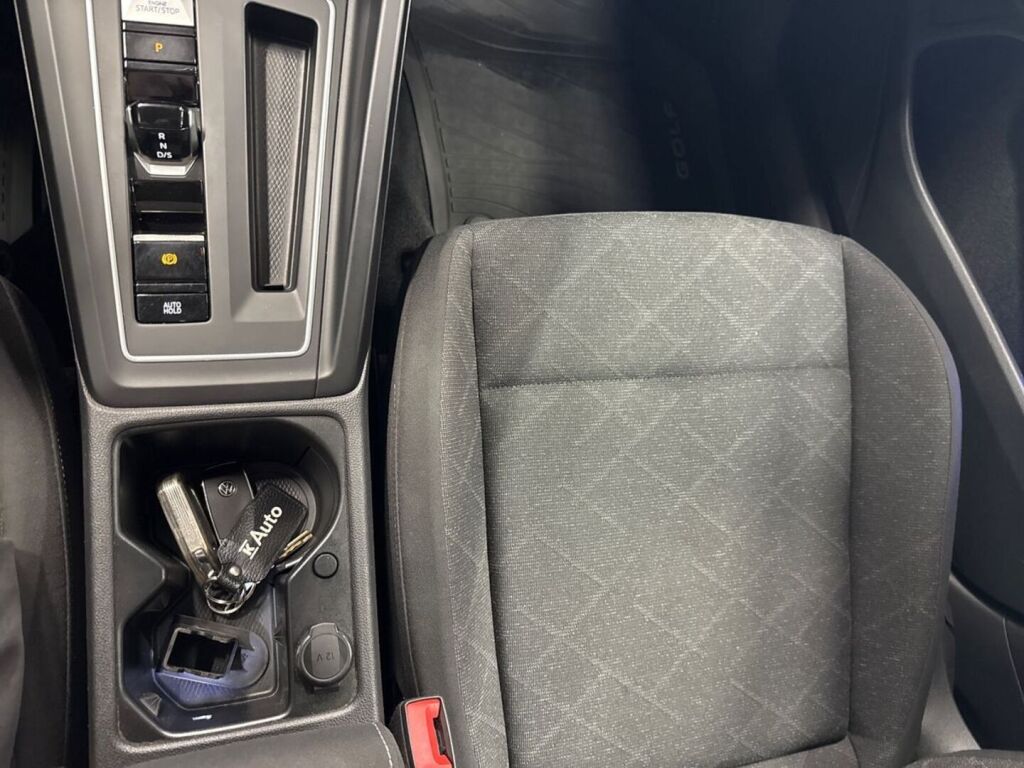 Volkswagen Golf 2021 Harmaa
