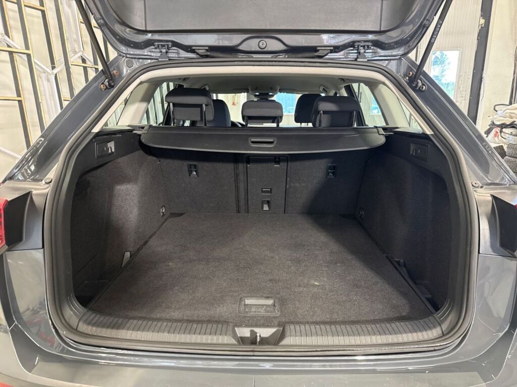 Volkswagen Golf 2021 Harmaa