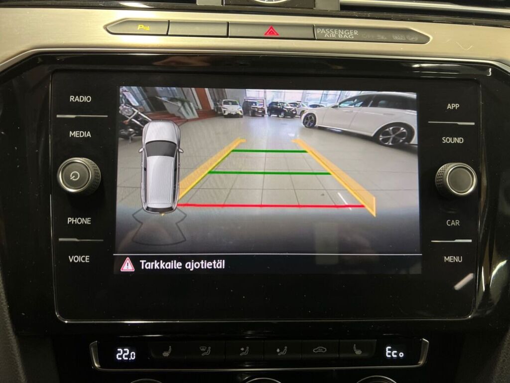 Volkswagen Passat 2018 Valkoinen
