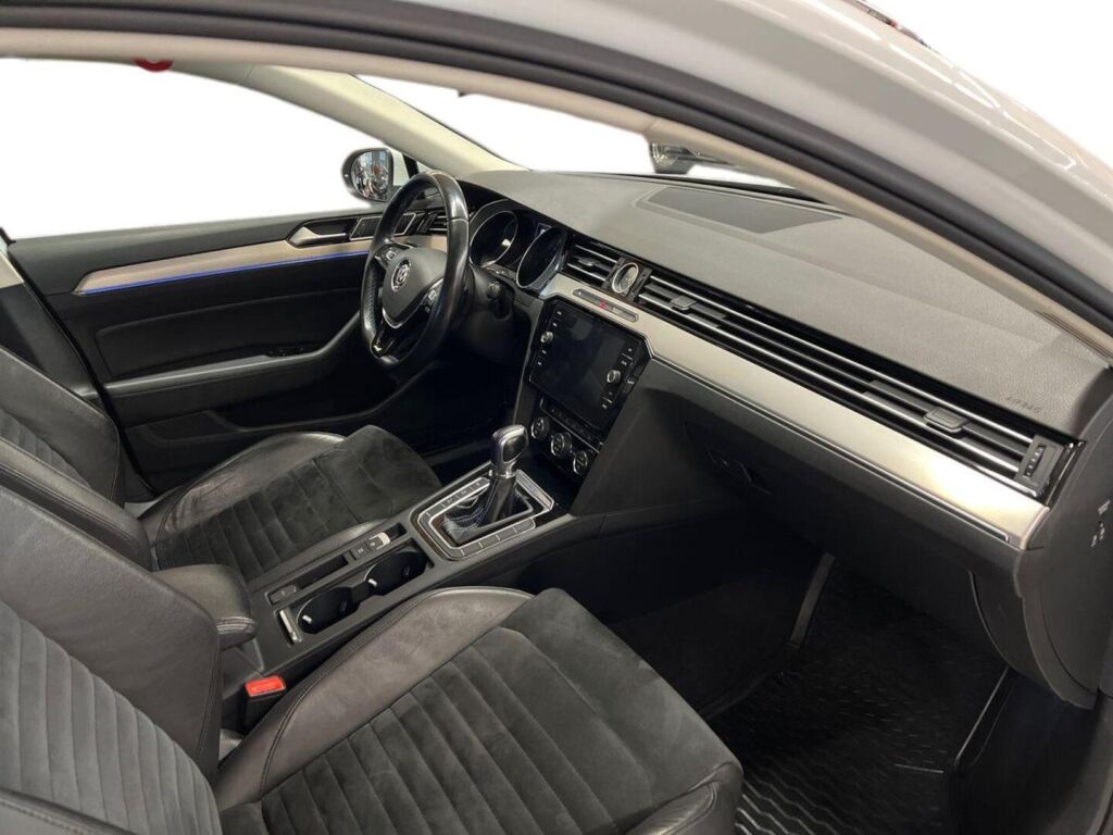 Volkswagen Passat 2018 Valkoinen