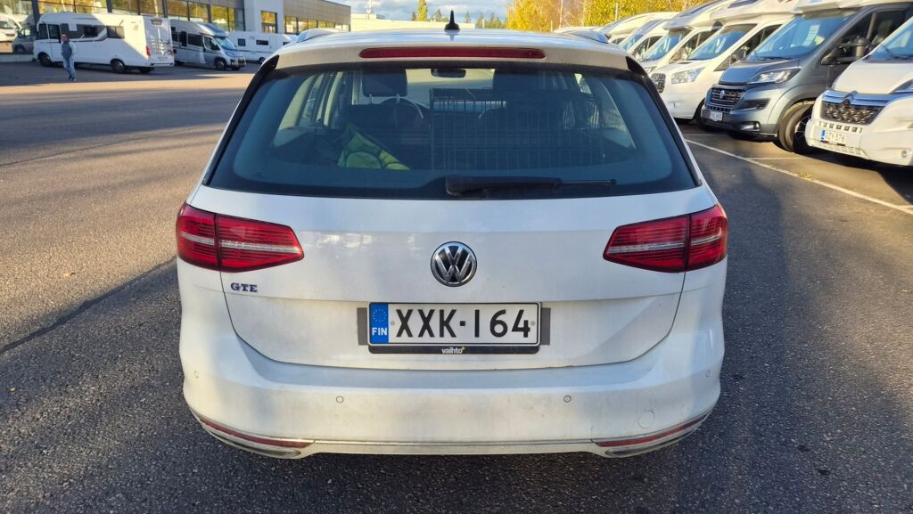 Volkswagen Passat 2018 Valkoinen