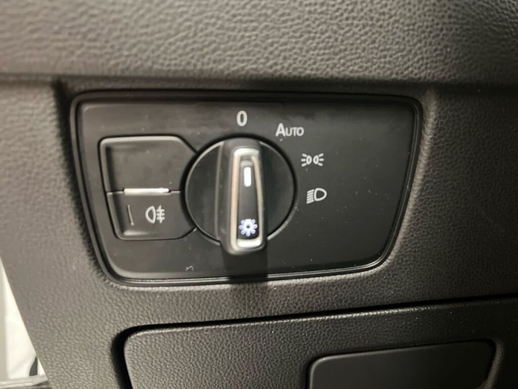 Volkswagen Passat 2018 Valkoinen