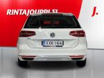 Volkswagen Passat 2018 Valkoinen