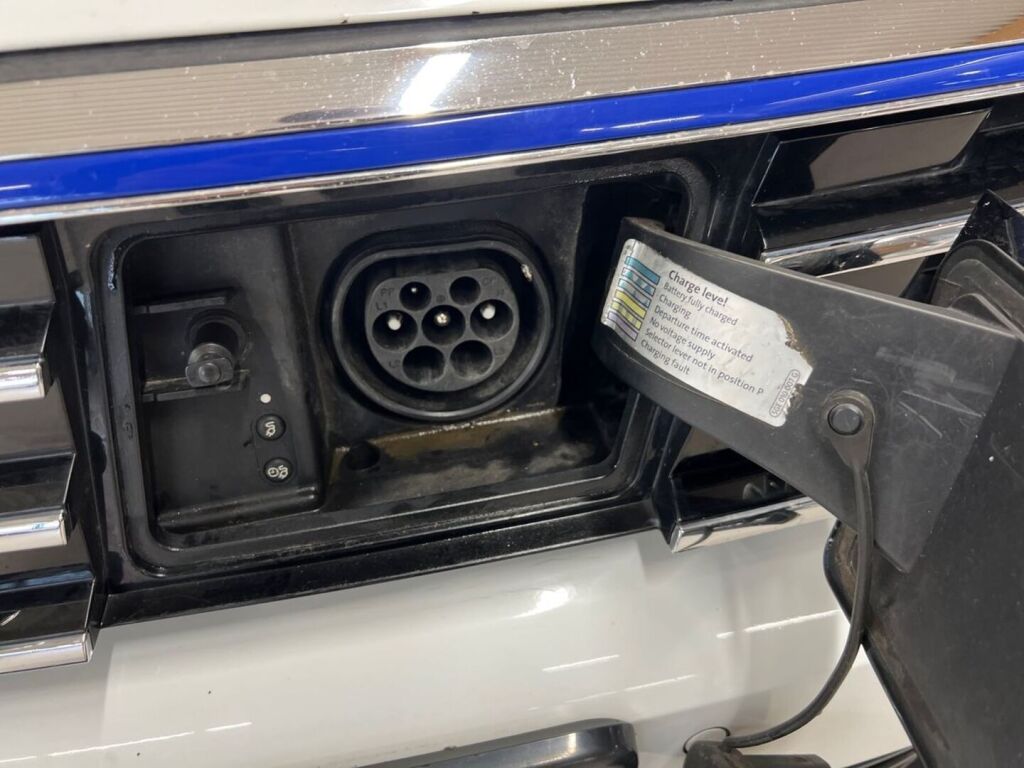 Volkswagen Passat 2018 Valkoinen