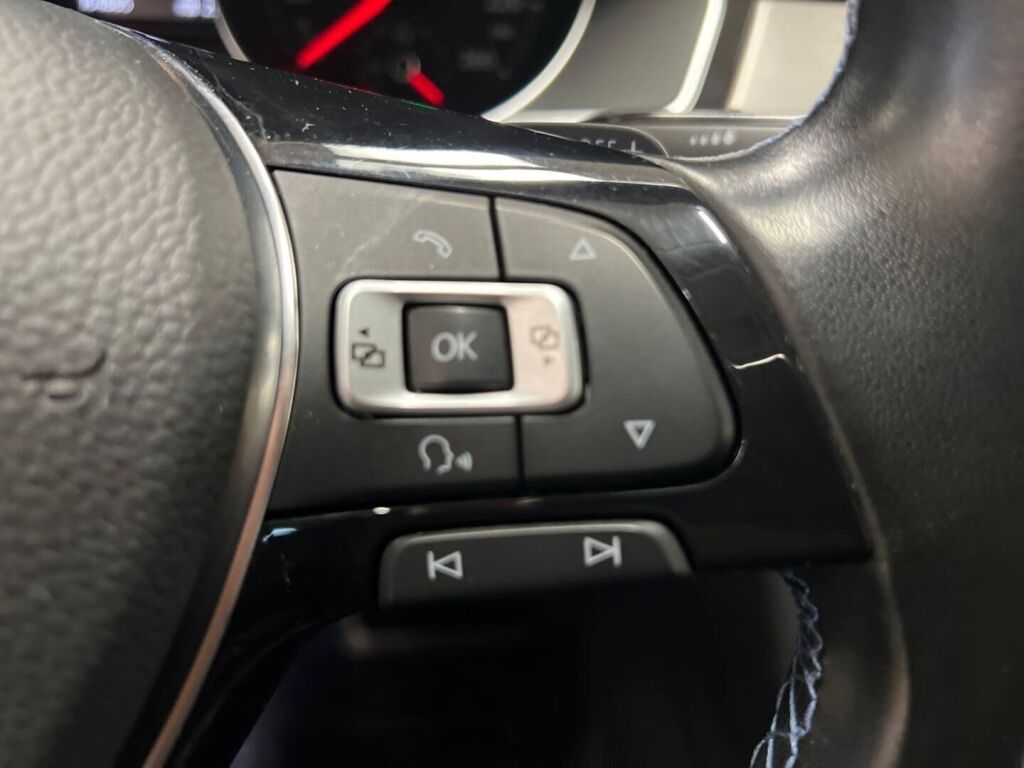 Volkswagen Passat 2018 Valkoinen