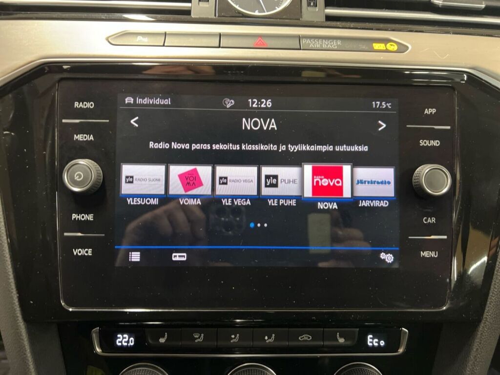 Volkswagen Passat 2018 Valkoinen