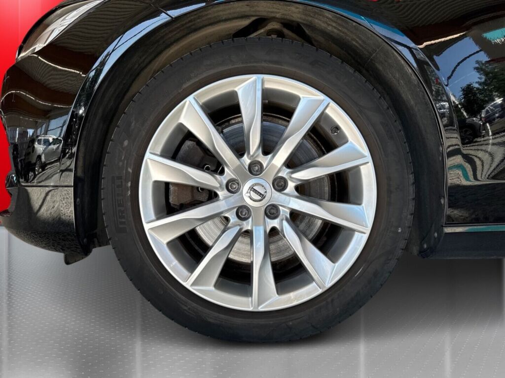 Volvo V90 2021 Musta