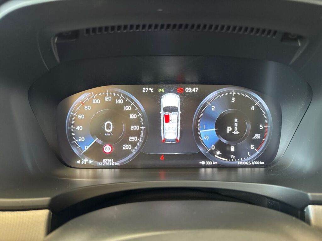 Volvo V90 2021 Musta