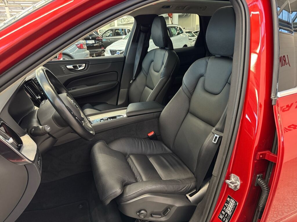 Volvo XC60 2021 Punainen