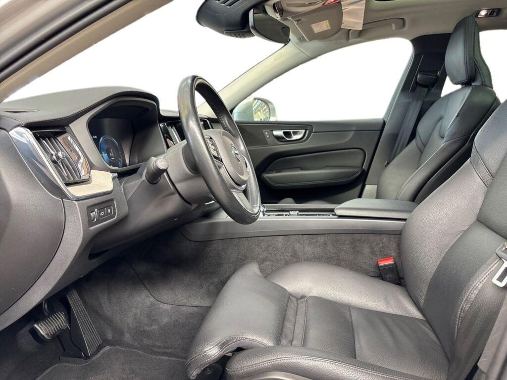 Volvo XC60 2021 Harmaa